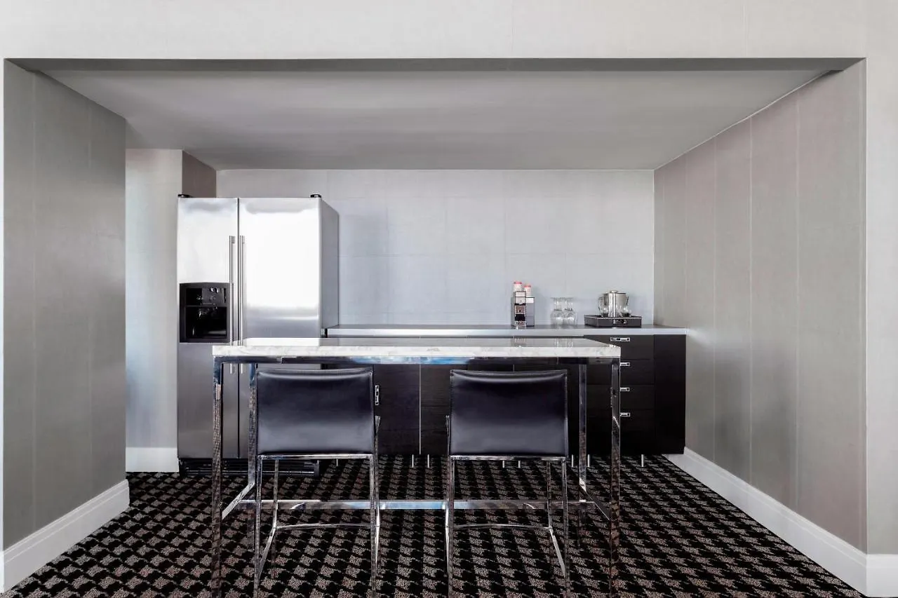 Le Meridien Charlotte Hotel