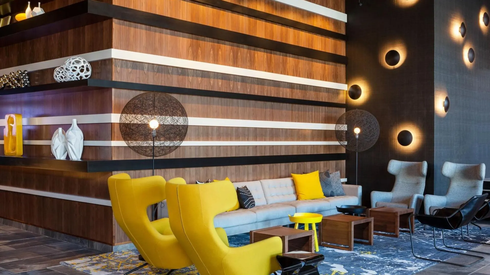 Le Meridien Charlotte Hotel